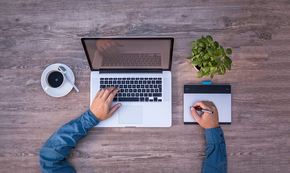 become a graphic designer
